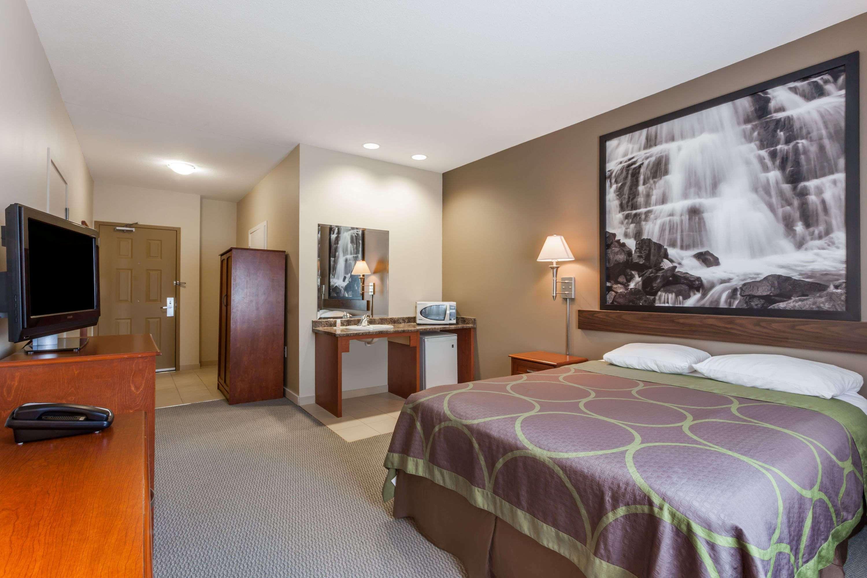 Super 8 By Wyndham Abbotsford Bc Hotel Bagian luar foto