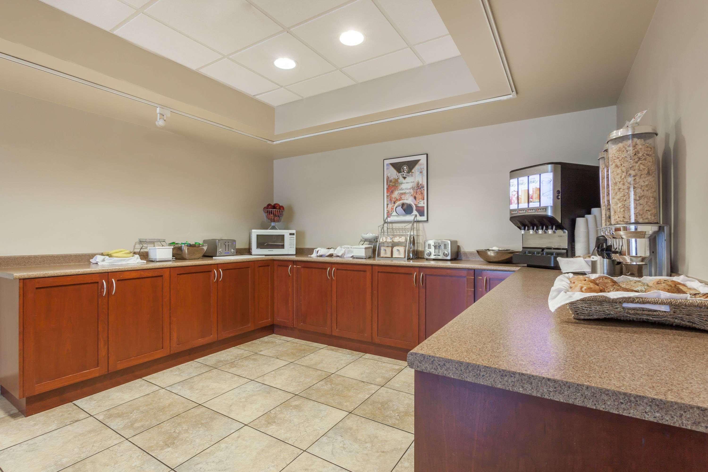 Super 8 By Wyndham Abbotsford Bc Hotel Bagian luar foto