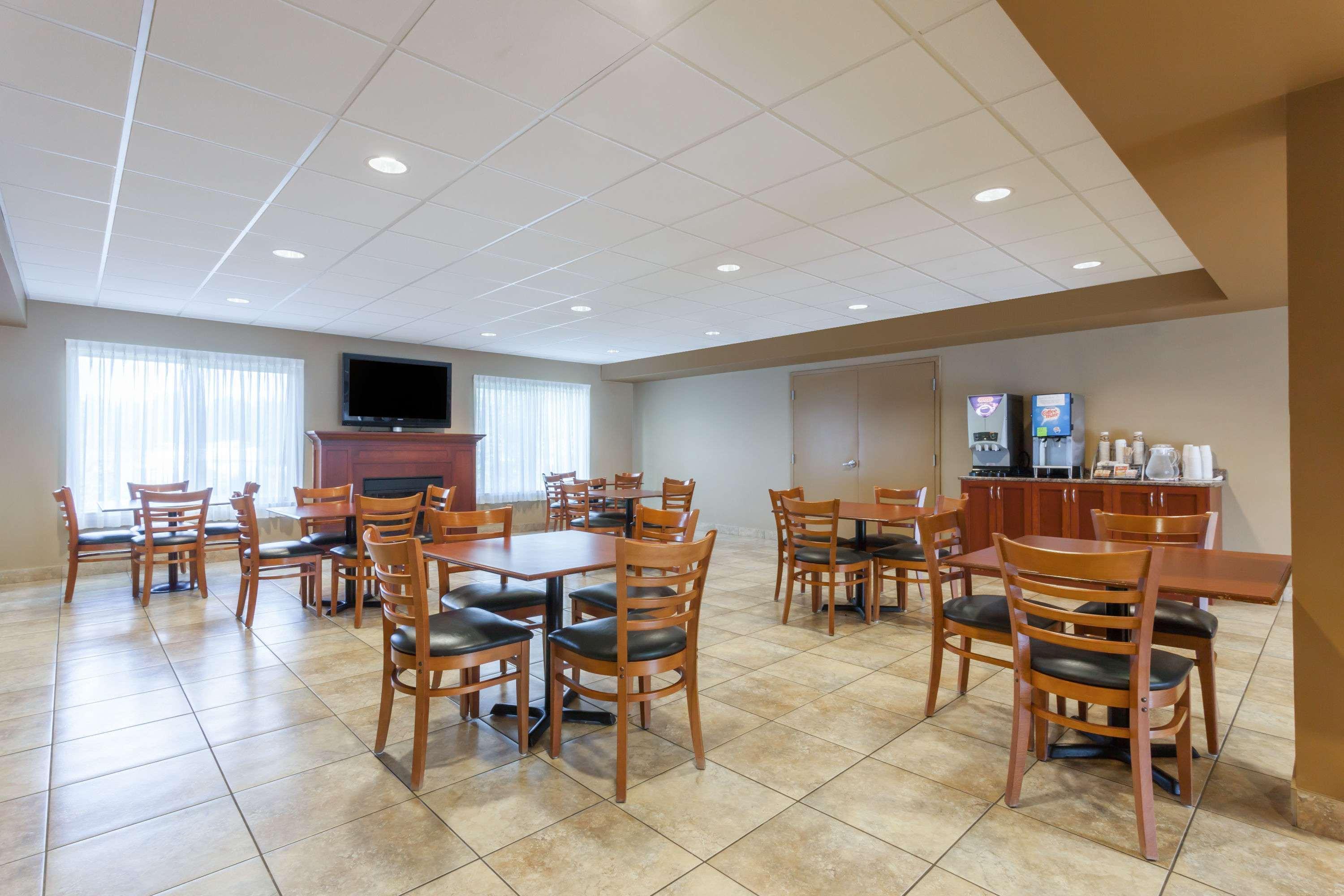 Super 8 By Wyndham Abbotsford Bc Hotel Bagian luar foto