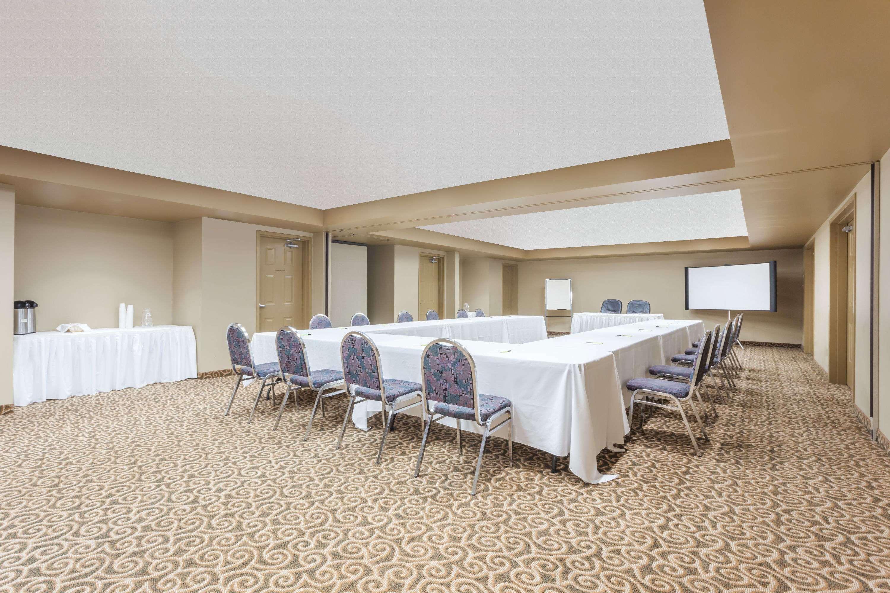Super 8 By Wyndham Abbotsford Bc Hotel Bagian luar foto